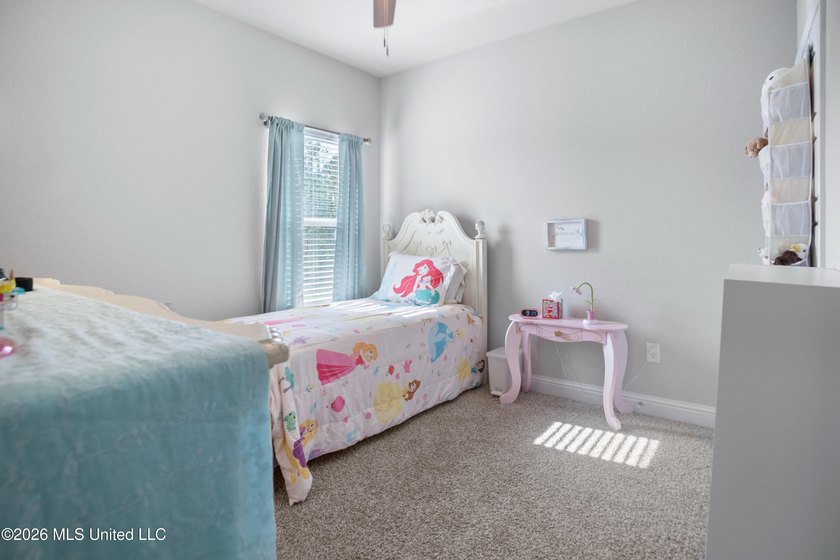 Welcome to this inviting home, where comfort meets thoughtful - photo 15