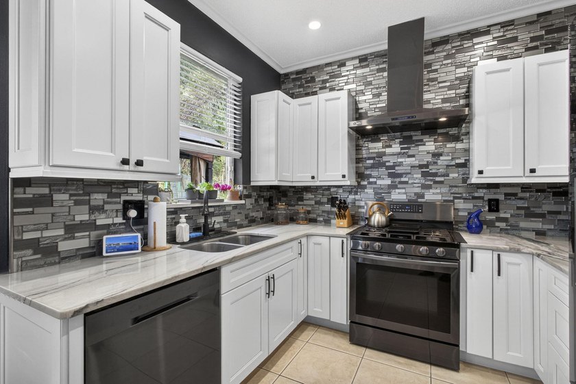 Welcome to a home where the big details are already handled - photo 17