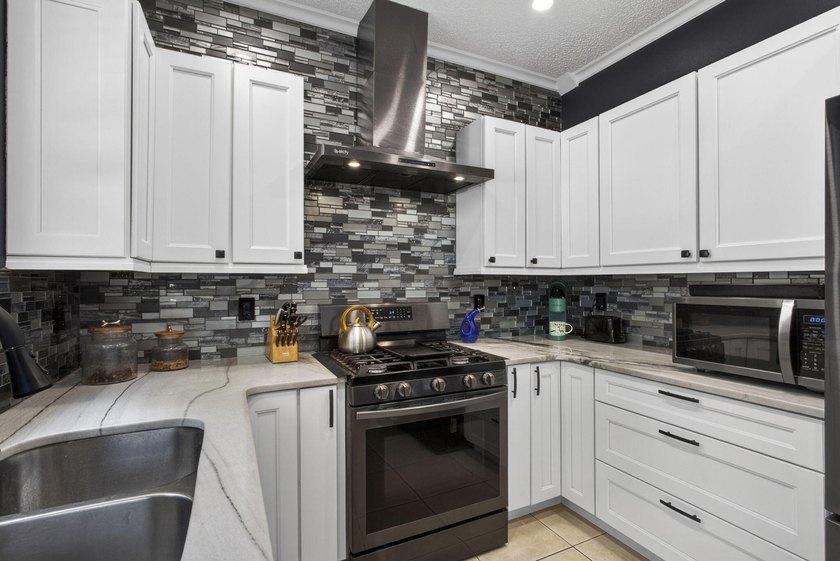 Welcome to a home where the big details are already handled - photo 19