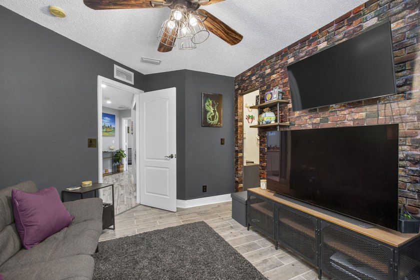 Welcome to a home where the big details are already handled - photo 34