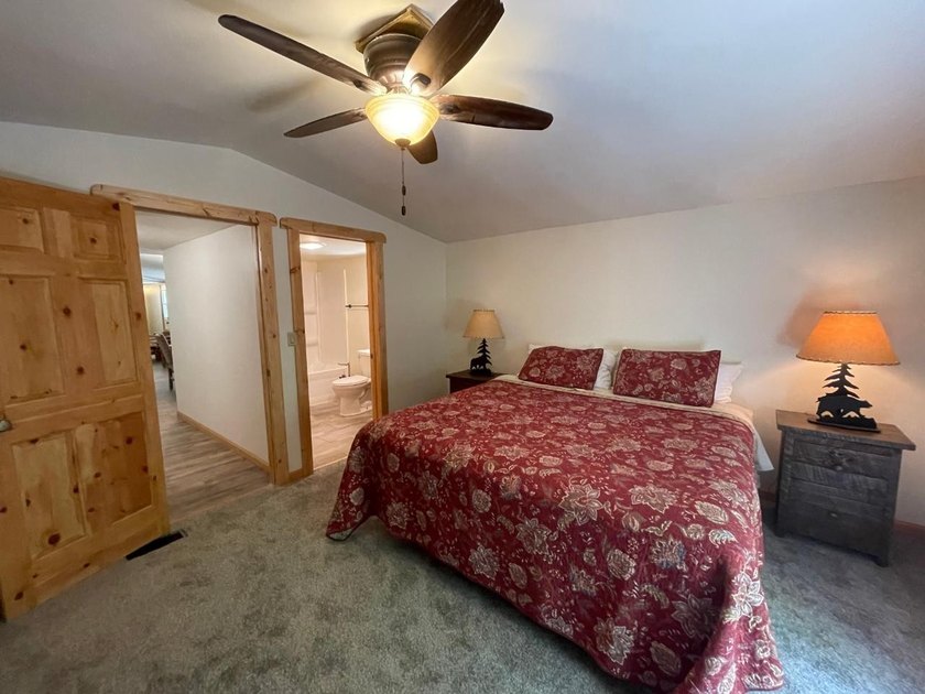 Newly remodeled and move-in ready, this inviting 3-bedroom - photo 13