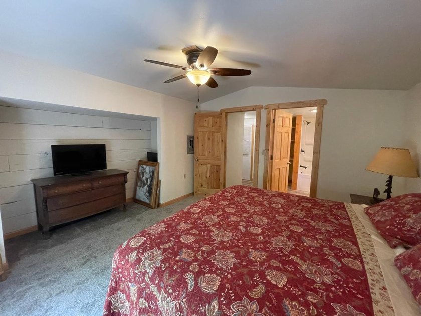 Newly remodeled and move-in ready, this inviting 3-bedroom - photo 14