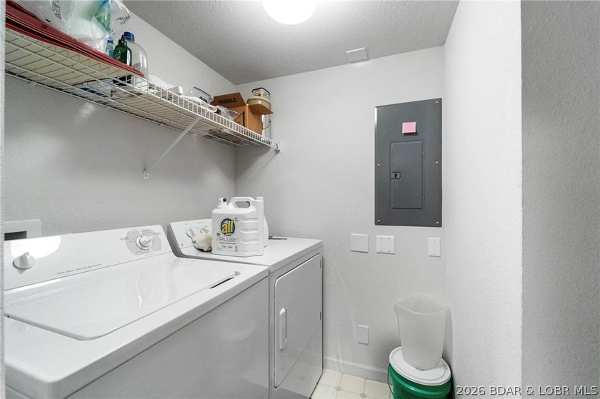 Walk-in level lakefront living in sought-after Bristol Bay! This - photo 20