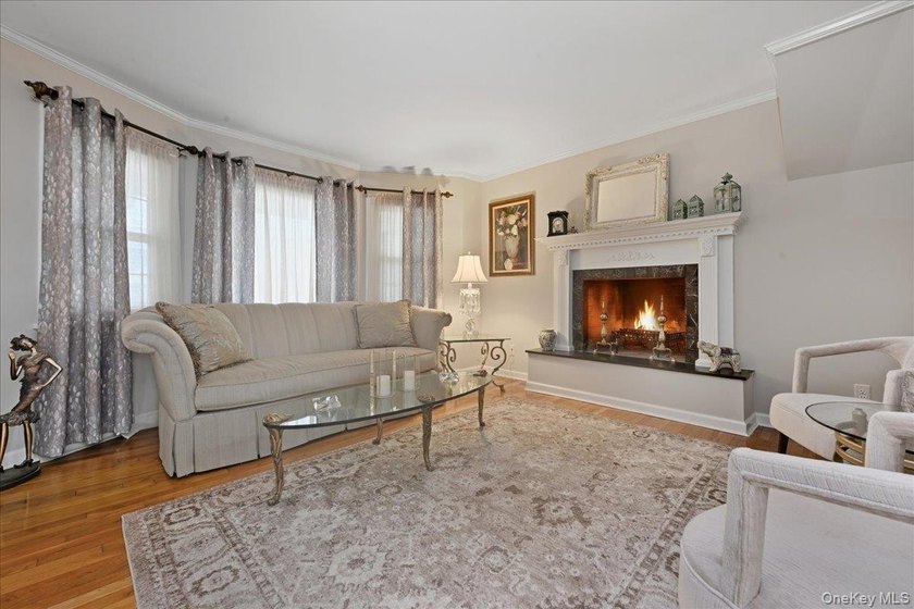 Welcome to this spacious and beautifully maintained stone-front - photo 6