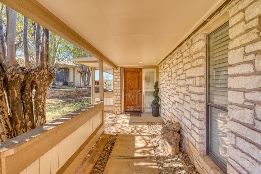 Townhome for sale in Horseshoe Bay West, just a golf cart ride - photo 3