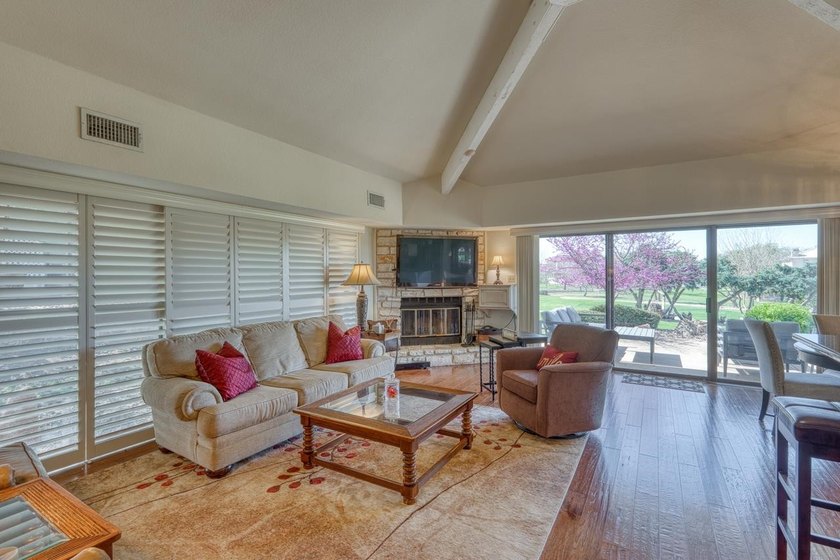 Townhome for sale in Horseshoe Bay West, just a golf cart ride - photo 4