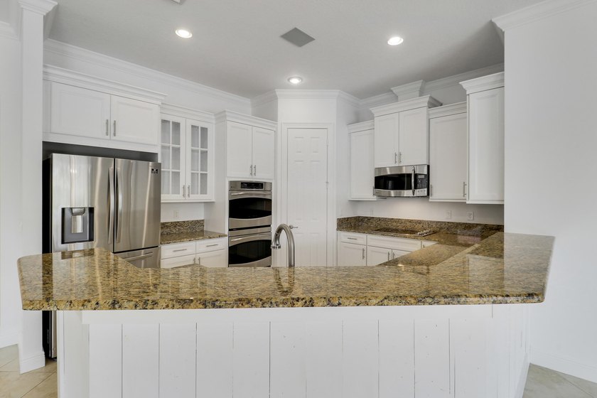 Located in one of Jupiter's most sought-after gated communities - photo 11