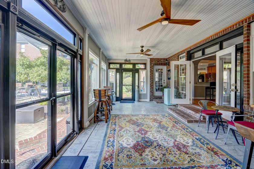 Perfect for entertainers alike, this beautiful all brick home - photo 32