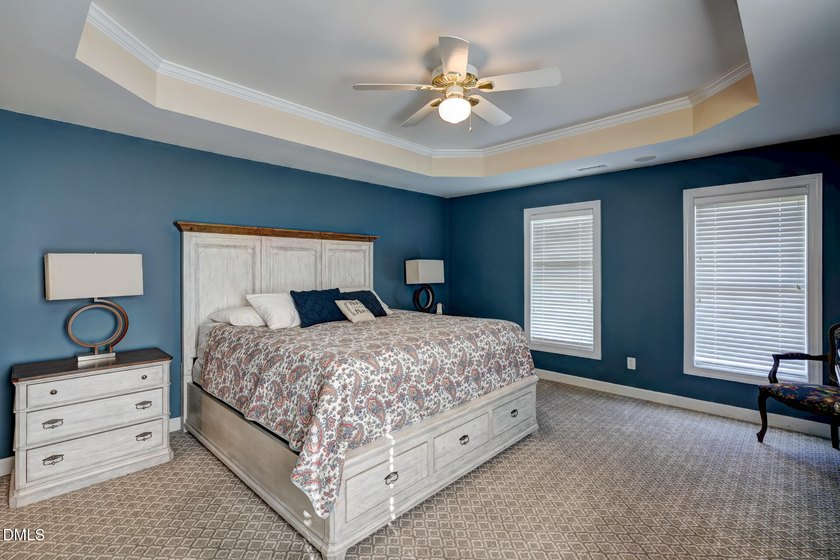 Perfect for entertainers alike, this beautiful all brick home - photo 37