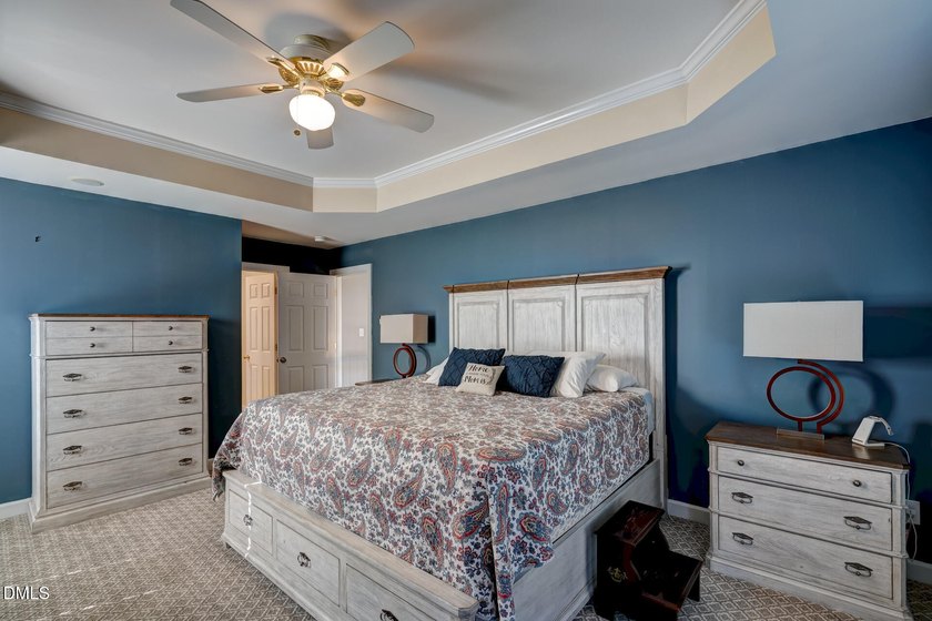 Perfect for entertainers alike, this beautiful all brick home - photo 38