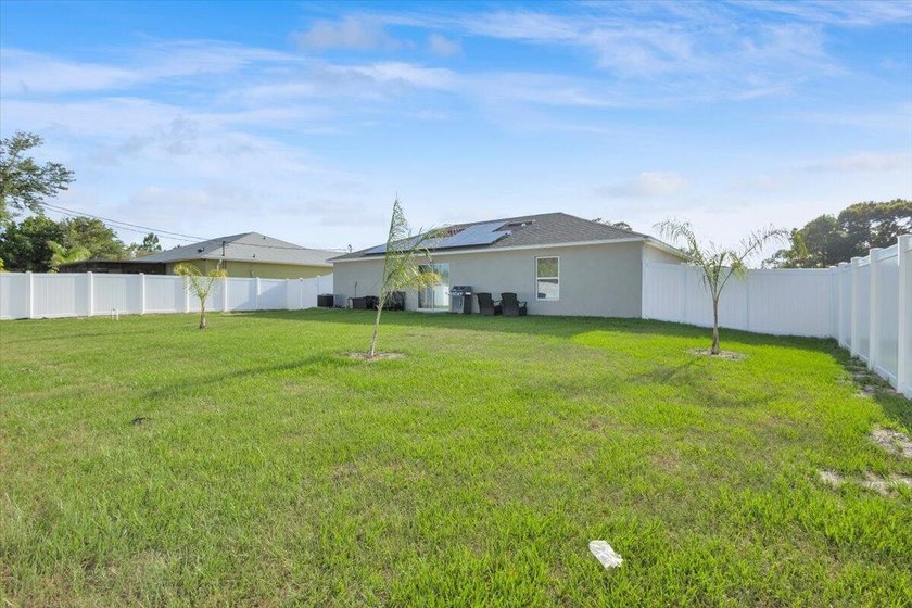 Built in 2024 and upgraded beyond builder grade, this - photo 41