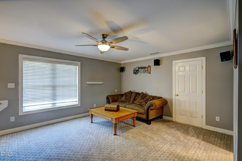 Perfect for entertainers alike, this beautiful all brick home - photo 47