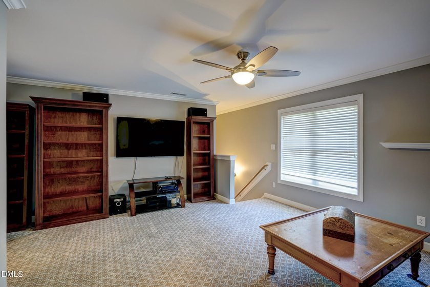 Perfect for entertainers alike, this beautiful all brick home - photo 48