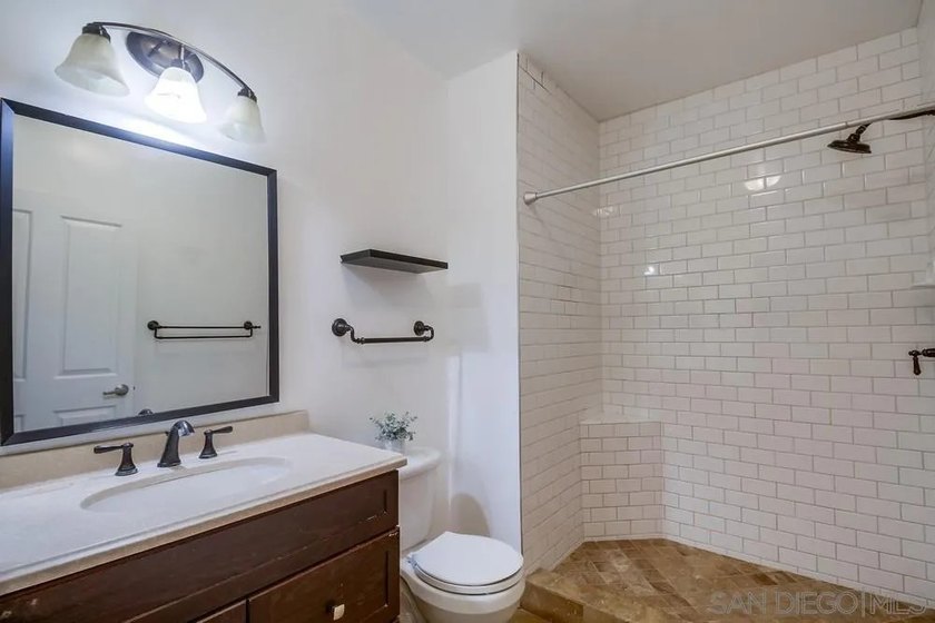 Experience comfort and style in this beautifully appointed - photo 21