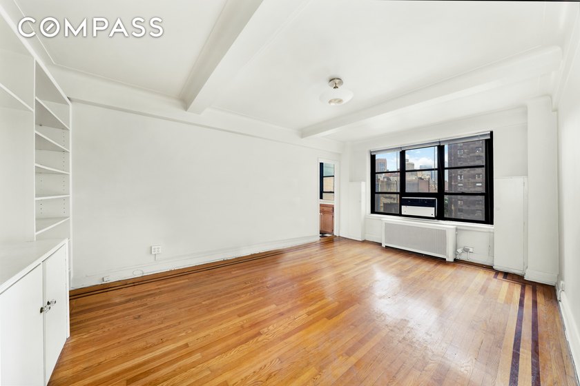 9M is a high floor studio in Gramercy House with expansive - photo 3