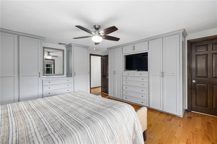 Exceptional value for this legal 2-unit compound on 7.84 private - photo 24