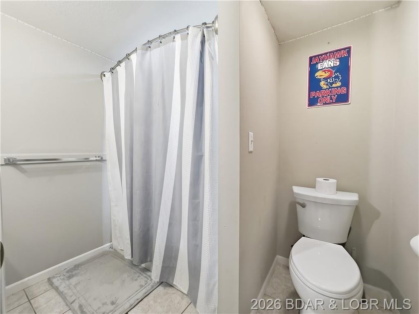Great location in Hawk Island Estates with seasonal Lake View - photo 26