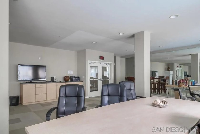 Experience comfort and style in this beautifully appointed - photo 30