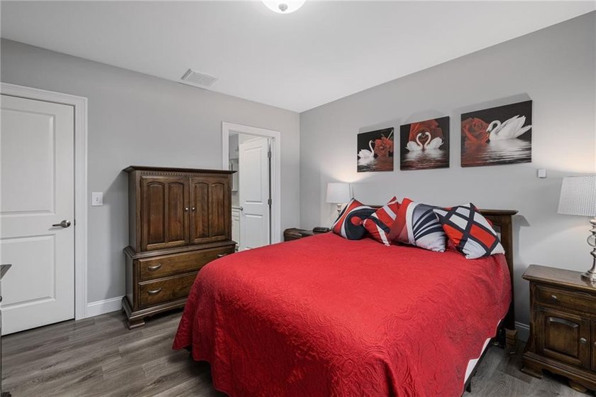 Exceptional value for this legal 2-unit compound on 7.84 private - photo 37