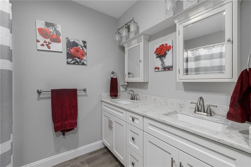 Exceptional value for this legal 2-unit compound on 7.84 private - photo 39