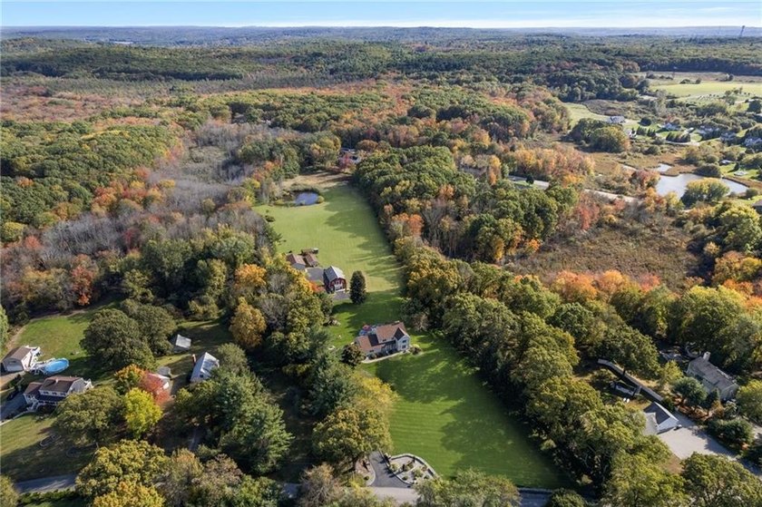 Exceptional value for this legal 2-unit compound on 7.84 private - photo 49