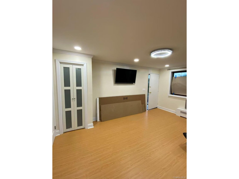 NO INTERVIEW - Garden-Style 1-Bedroom Co-op in South Flushing - photo 16