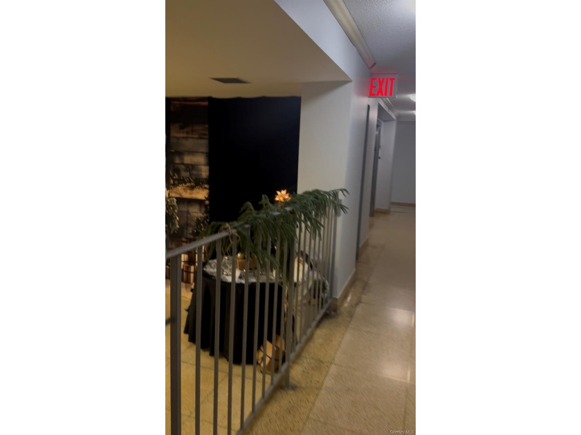 This i 1 bedroom Co-op is centrally located at Hugh Grand - photo 3