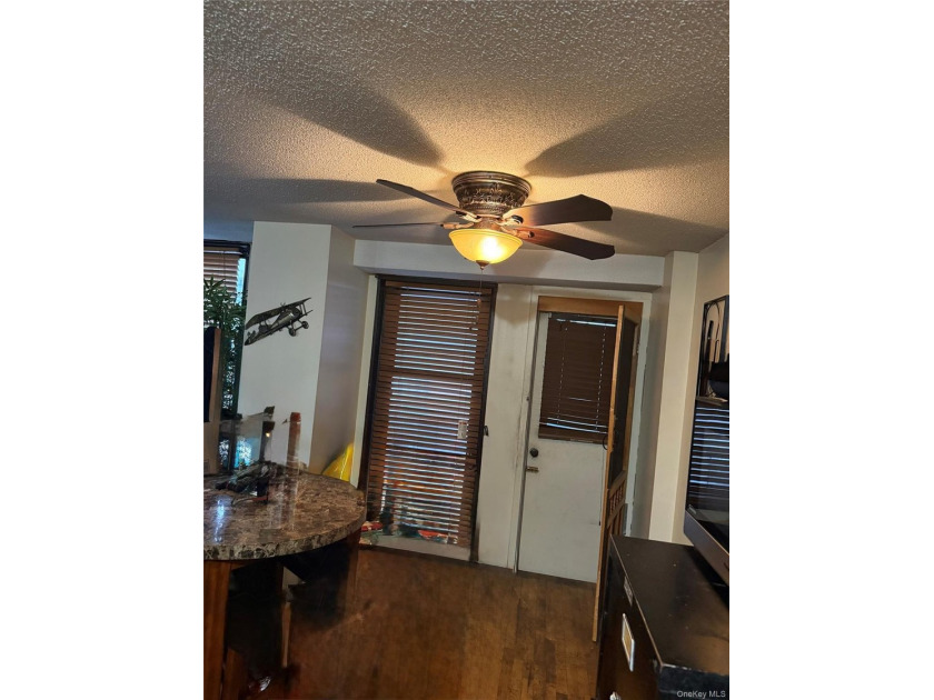 This i 1 bedroom Co-op is centrally located at Hugh Grand - photo 4