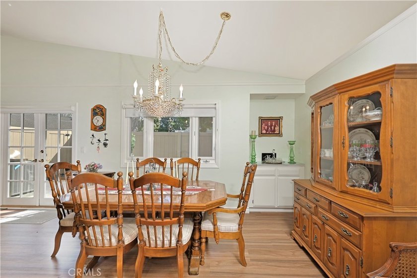END UNIT... SINGLE STORY... 3 Bedroom, 2 bath home in the - photo 6