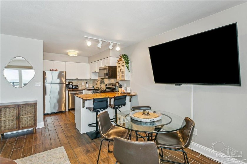 Stunning Gulf-front Condo with Breath-taking Beach Views in - photo 11
