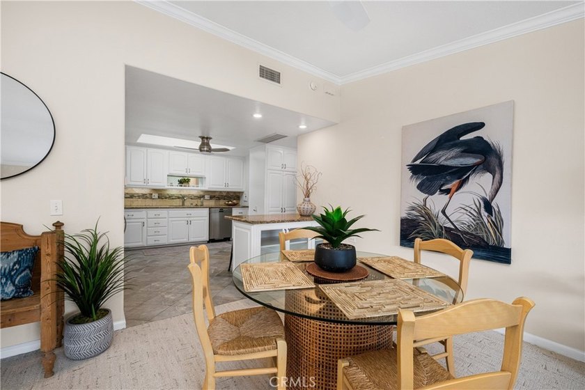 IMMACULANT 2 bedroom 1 1/2 bath corner unit in Mutual 10! This - photo 24