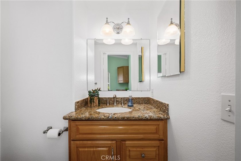 IMMACULANT 2 bedroom 1 1/2 bath corner unit in Mutual 10! This - photo 42