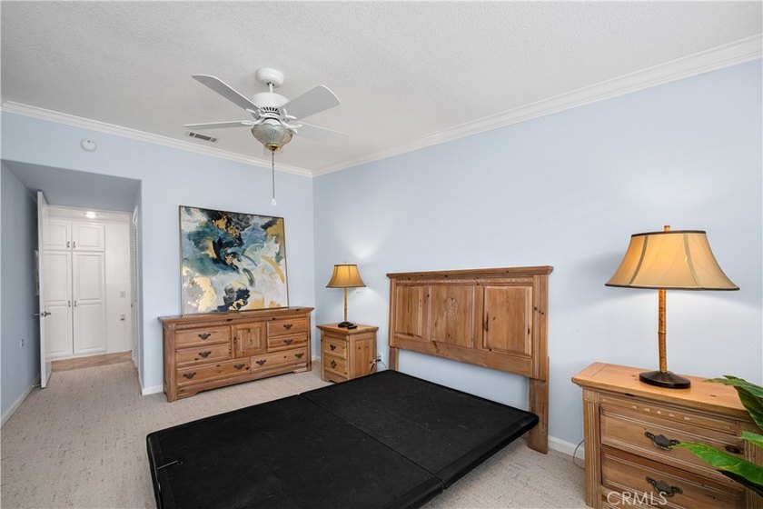 IMMACULANT 2 bedroom 1 1/2 bath corner unit in Mutual 10! This - photo 47