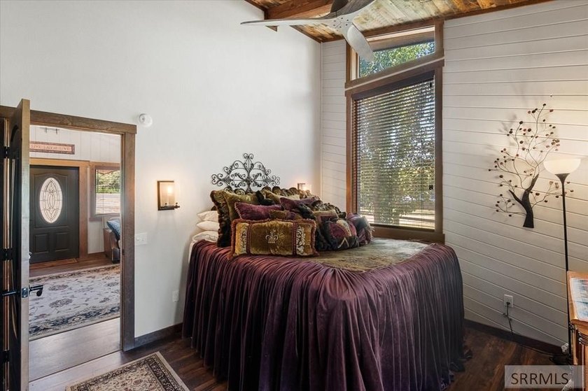 Welcome to where country living meets convenience! Nestled on 1 - photo 11