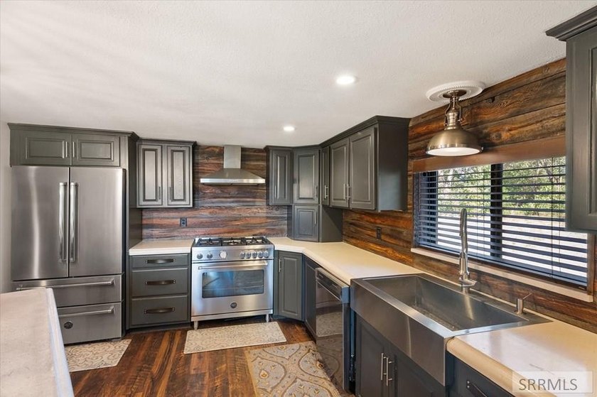Welcome to where country living meets convenience! Nestled on 1 - photo 18