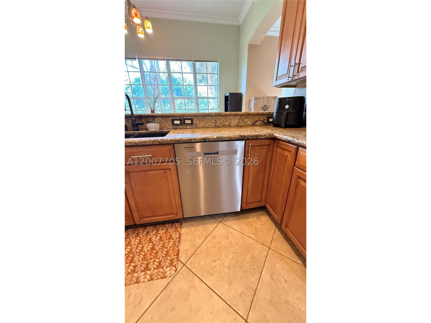 Spacious two-story CBS home situated on an oversized lot - photo 12