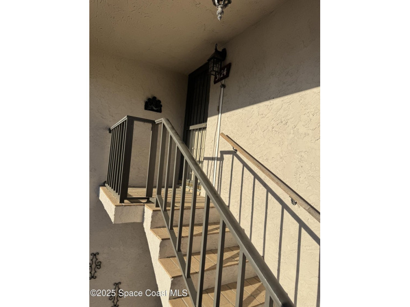 Inviting 2 bedroom, 2 bathroom condo located in the Royal Oak - photo 21