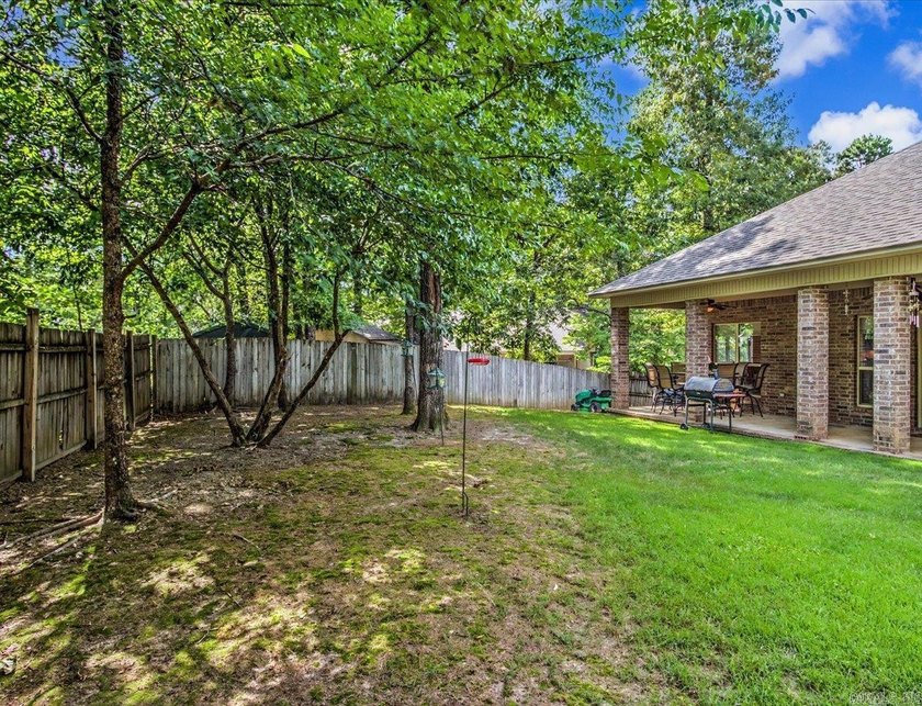 Elegance Meets Golf &amp; Lake Living Nestled in a quiet, serene - photo 29