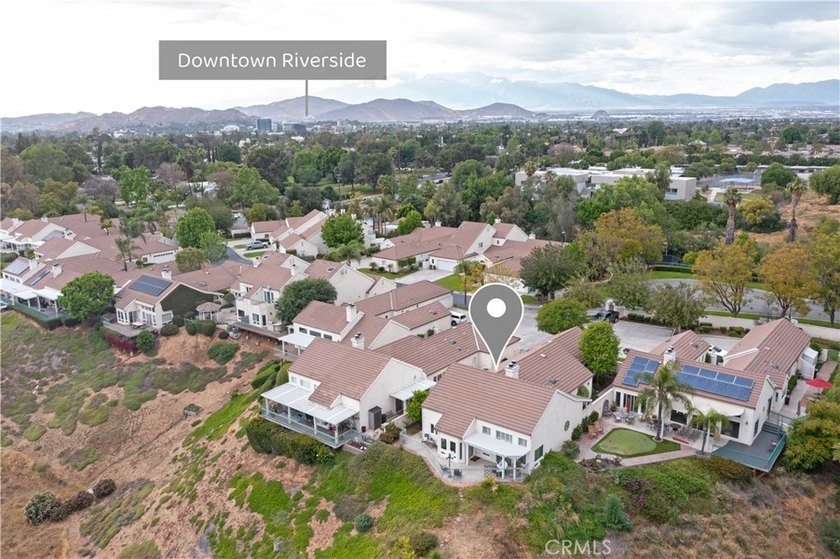 Welcome to Victoria Fairways-Riverside's only custom-built - photo 12