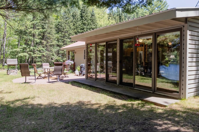 Neat, tidy, and designed for easy main-level living, this - photo 15