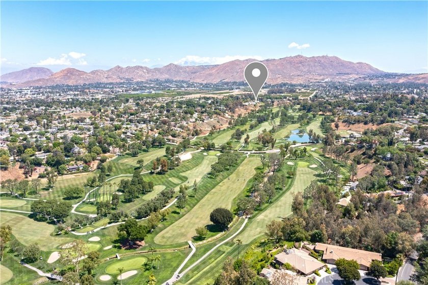 Welcome to Victoria Fairways-Riverside's only custom-built - photo 18