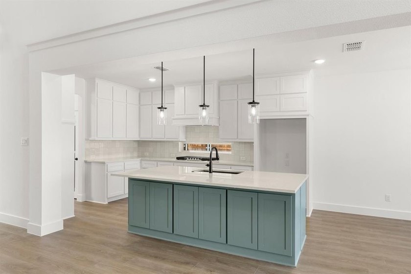 MLS# 21277062 - Built by First Texas Homes - Ready Now! ~ - photo 2