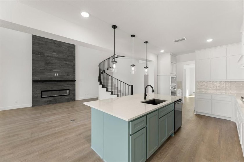 MLS# 21277062 - Built by First Texas Homes - Ready Now! ~ - photo 3