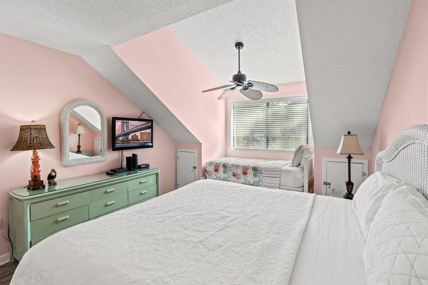 Welcome to Unit 14-E in Richmond Park at Kingston Plantation. A - photo 15