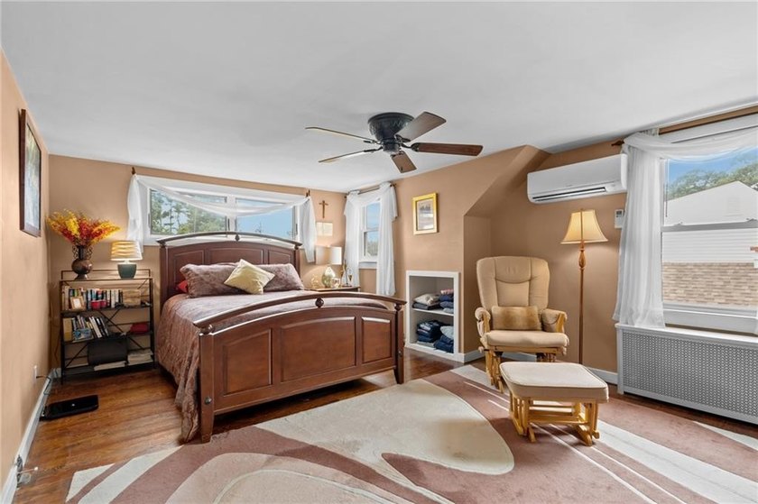 Welcome home to this beautifully maintained full-dormered Cape - photo 24