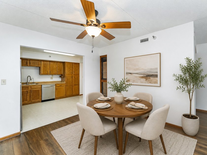 Enjoy a comfortable, convenient lifestyle in this light-filled - photo 6