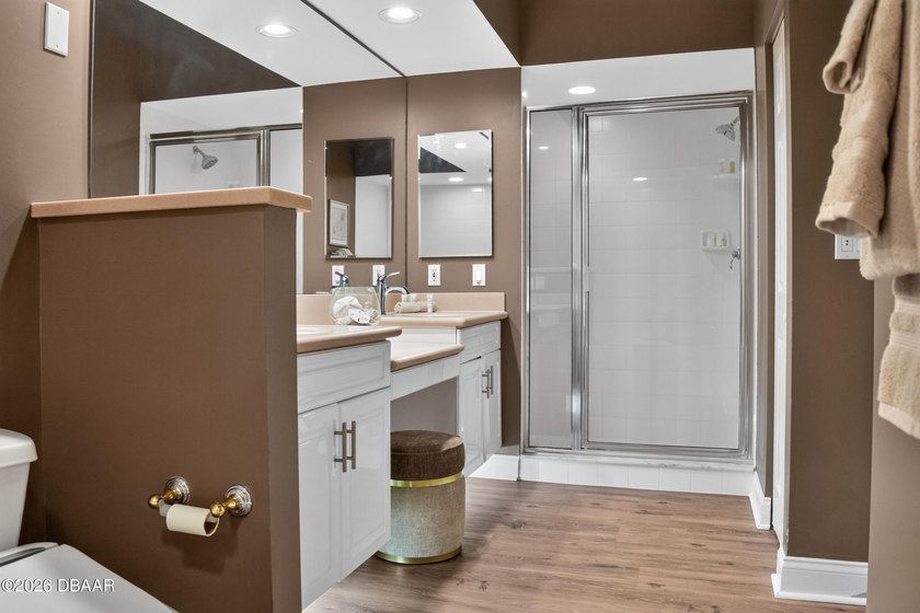 Enjoy coastal resort-style living in this top-floor corner 4-bed - photo 22