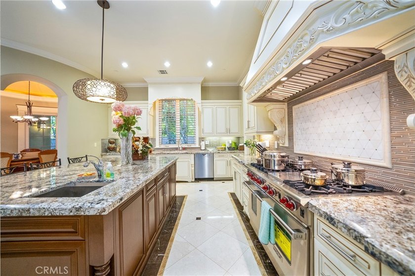 Located in a prime Arcadia neighborhood with access to - photo 12