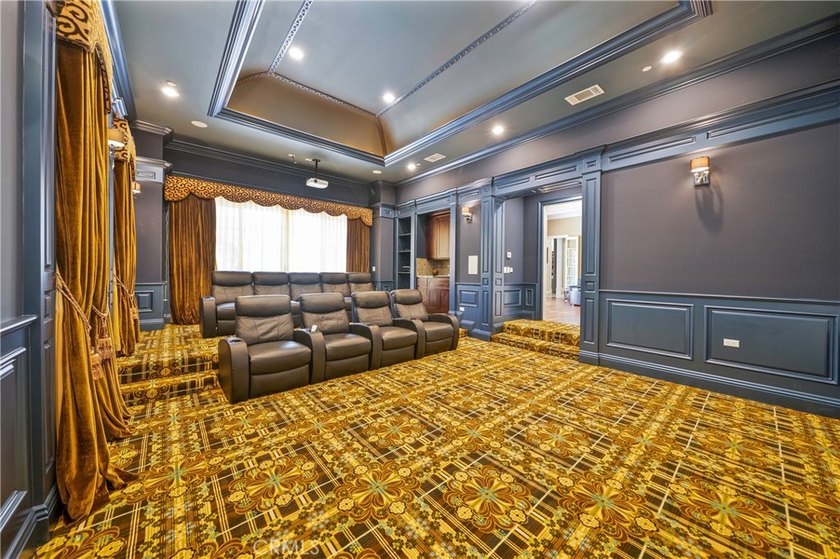 Located in a prime Arcadia neighborhood with access to - photo 24