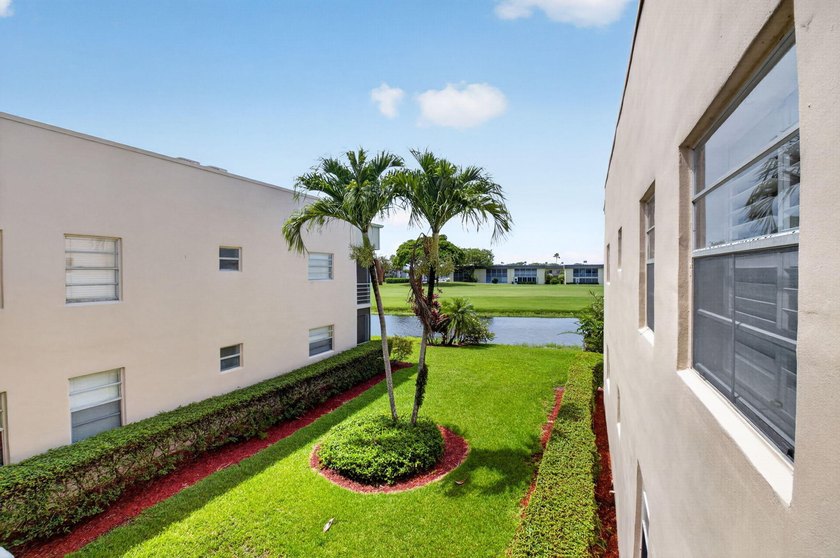 Stunning Fully Renovated 2-Bedroom, 2-Bath Condo with - photo 30
